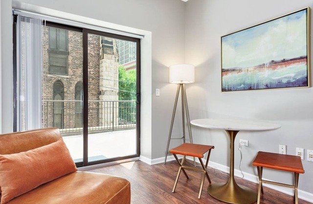Domio | McCormick Place | Smart 2BR + Pool and Fitness Center