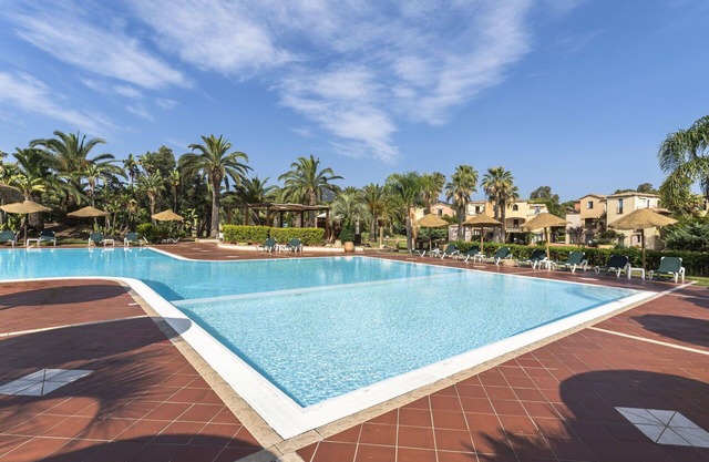 Domus Tropical Residence Apartment