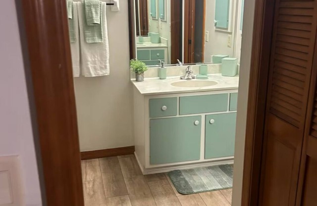 Double King beds Oasis Getaway close to WEC