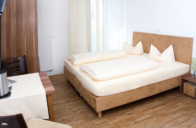 Double Room for 2 Guests with 21m² in Blaubeuren (73363)