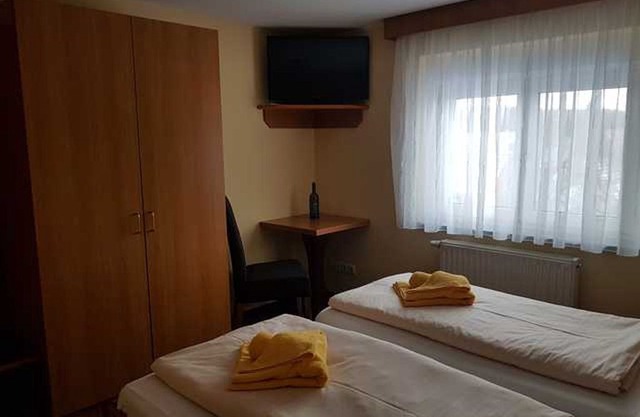 Double room Pets allowed, max. 2 persons - Gasthof & Pension "Zur Friedenseiche" (Guesthouse)