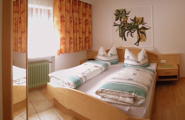 Double room with shower od. Bathroom, toilet - private room Waltraud Gattringer