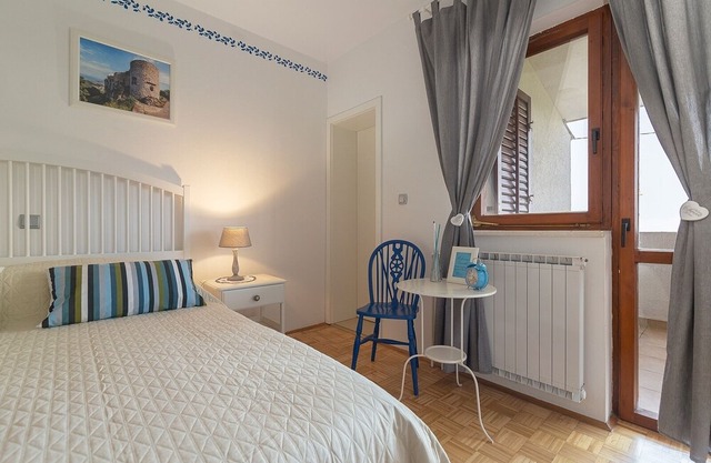 Double room with external private bathroom and shared kitchen