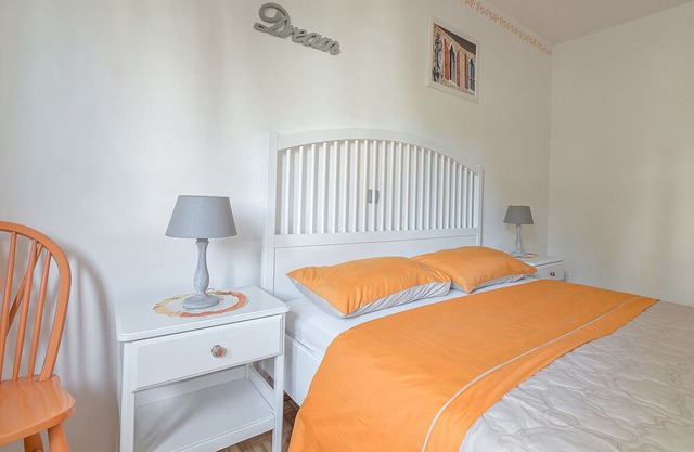 Double Room with external private bathroom and shared kitchen