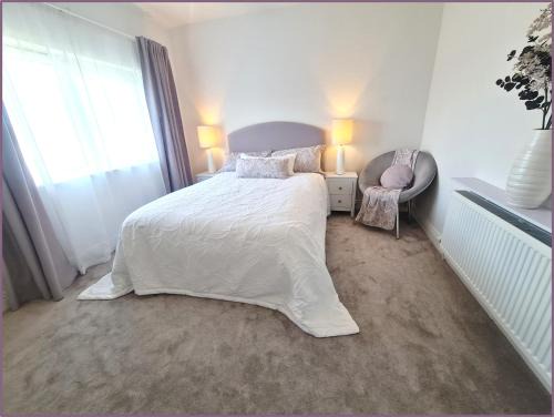 Double & Single Room Options in Quiet, Relaxing Home in Frankfield
