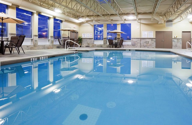 DoubleTree by Hilton Pointe Claire Montreal Airport West