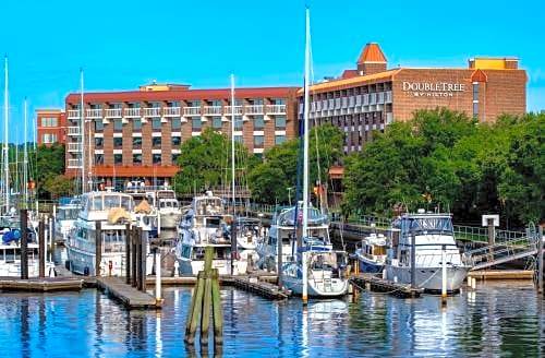 DoubleTree by Hilton New Bern - Riverfront