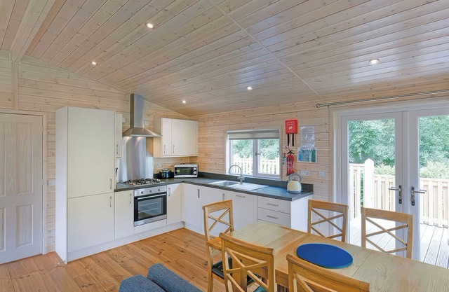 Dovestone Luxury Lodges - Pets Welcome