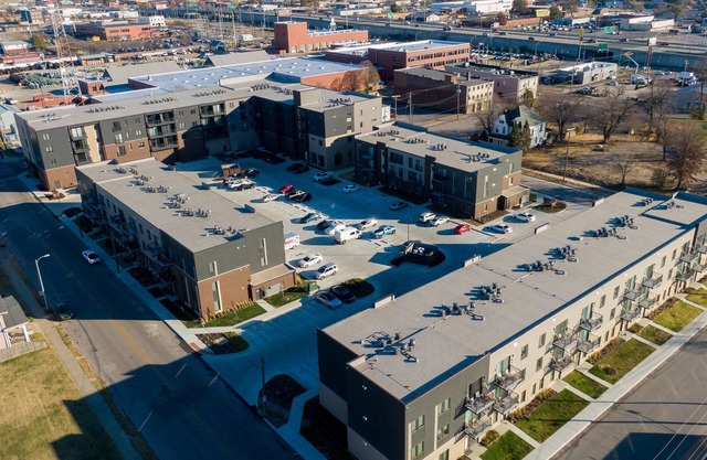 "Downontheabby" Two bed One bath with great wifi and fun attractions!