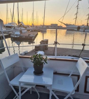Downtown Boat-Apartment