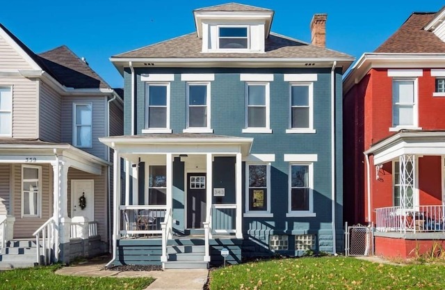 Downtown Columbus Historic Luxury Home - Sleeps 14, Near OSU & Convention Center