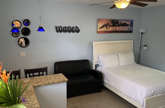 Downtown Delray Studio With Private Yard.