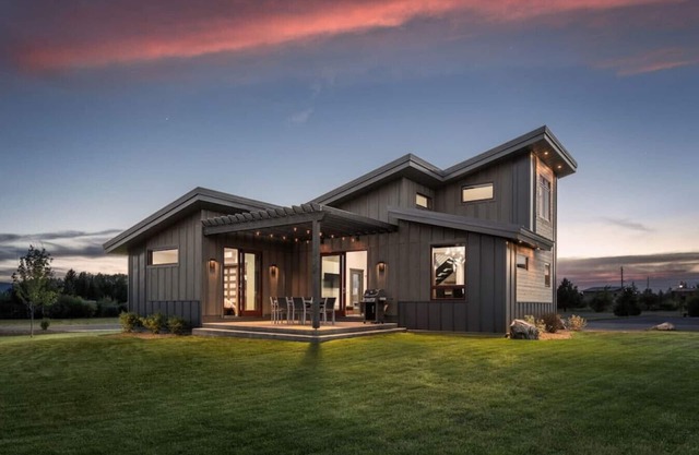 Downtown Driggs Modern Marvel - Walkable!