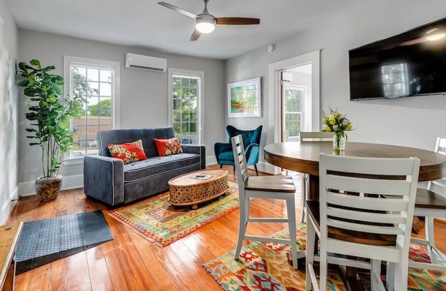 Downtown Marble Falls-Luxury 1 Bed 1 Bath-Sleeps 4