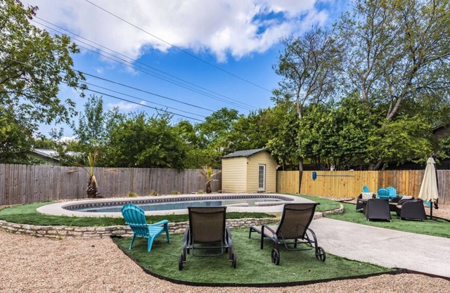 Downtown⛪ Pool 🚣‍♀️Spa🍖 BBQ 👩‍👩‍👧‍👧4BR 🐱‍👓Arcade 🏓Pingpong