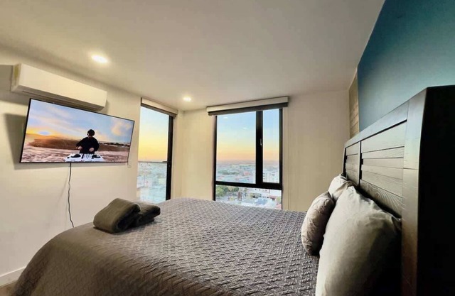 Downtown TJ Ave Revolucion 1BR Suite 10th floor