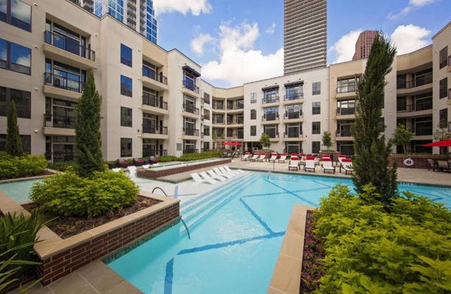 Downtown Views 24 Hr Amenities Resort Style Pool