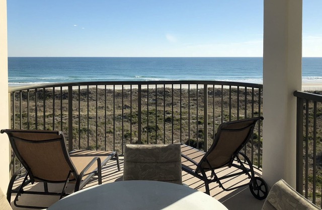 DR 1405 - Beautiful oceanfront condo with tennis, pool and easy beach access