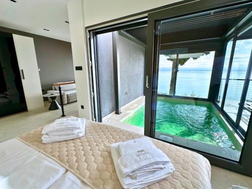 Dream 1-Bed Villa: Pool, Jacuzzi & Sauna, BBQ!