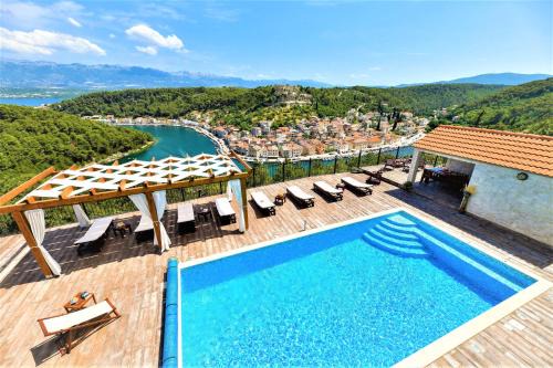 Dreamview & heated pool at Lucija 2