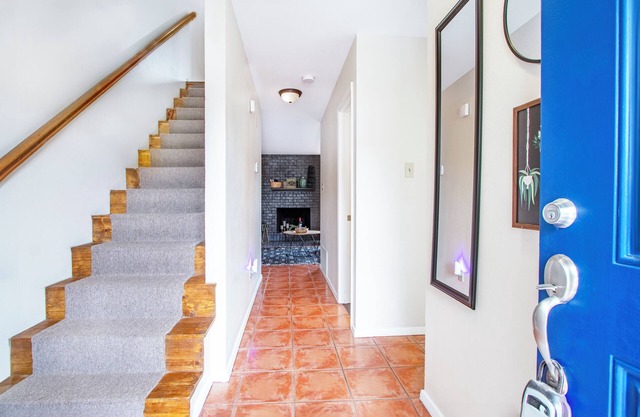 Dreamy 2 bdr Longview Townhome