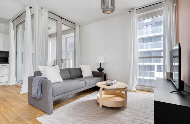 Dreamy Donaumarina 1BR w/Balcony & Roof, nr metro U2, by Blueground