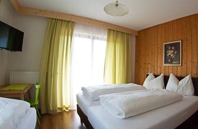 Dreibettzimmer mit Dusche od. Bad, WC - Gästehaus Zum Steirischen Kuss