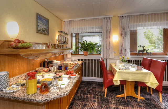 Dreibettzimmer mit Bad und WC