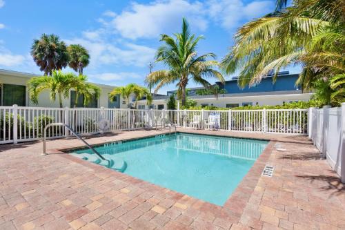 Driftwood Villas at Anna Maria Island Inn