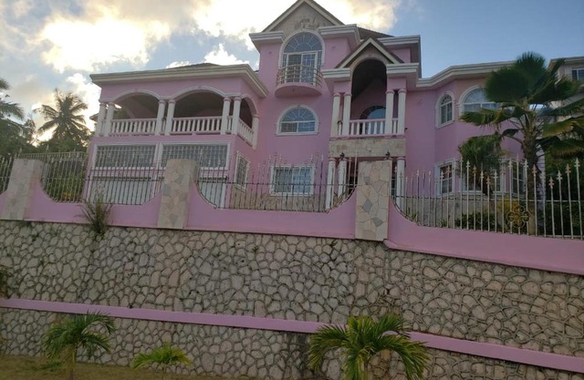 DSH Vacation Rooms and Rentals
