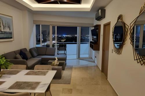 Dubai en el Puerto de Mazatlan Luxury y Comfort!