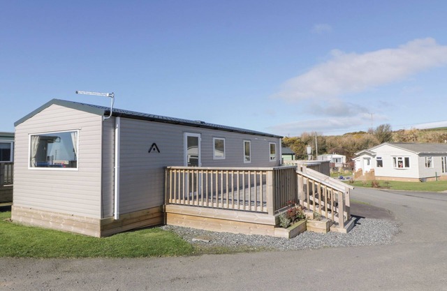 DUNSKEY WAY, pet friendly, with a garden in Portpatrick