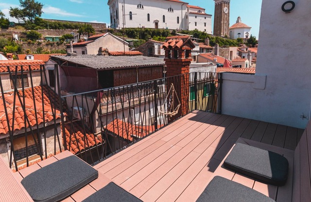 Duplex apartment with private terrace in Piran