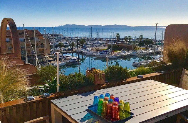 Duplex Exceptionnel Pieds Dans L'eau 200 M2 et 150 M2 de Terrasse vue mer
