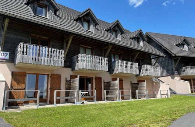 Duplex for 8 ppl with pool in Super-Besse