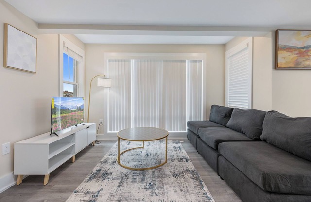 Duplex near Metro New Apartment 2BR