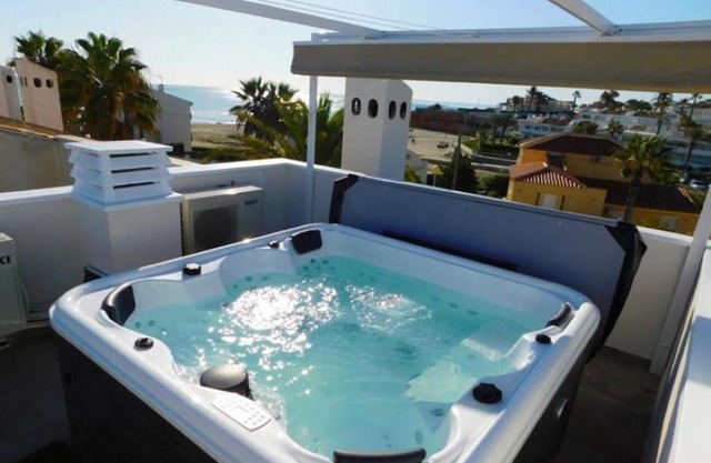 DUPLEX NOSY BE vue sur mer avec solarium et jacuzzi
