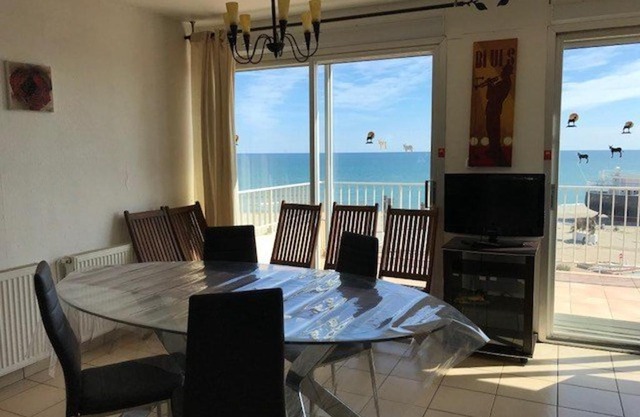 Duplex T3 6 pers, plage à 2 pas, parking privé - FR-1-81-497