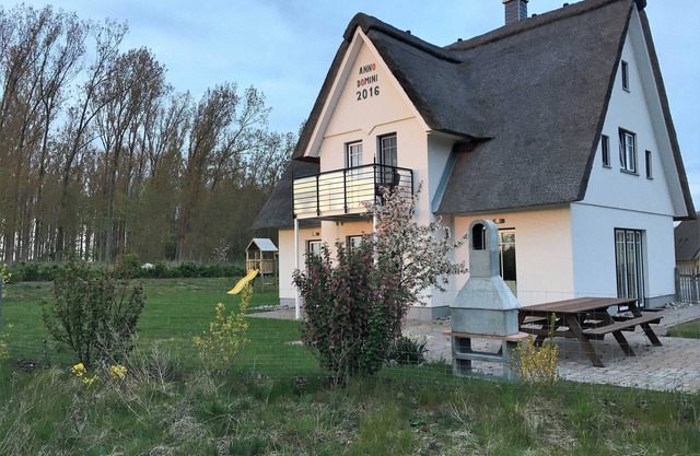 E13 Thatched-roof house MaLeLuV with fireplace & sauna Ostseebad Rerik - 6-room vacation home