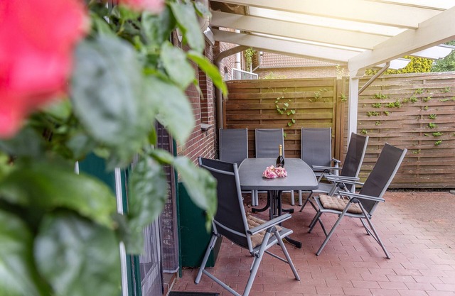 Earlier Station, today tasteful holiday home: holiday accommodation with c