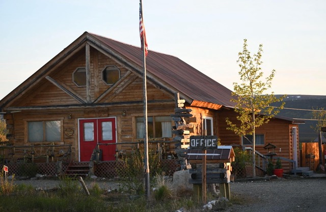 Earthsong Lodge -Two Room Cabin