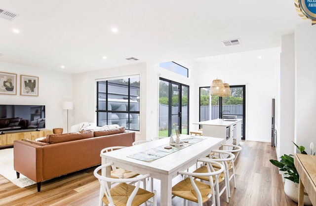 East Side Sands - Pet Friendly - 5 Mins Walk to Beach