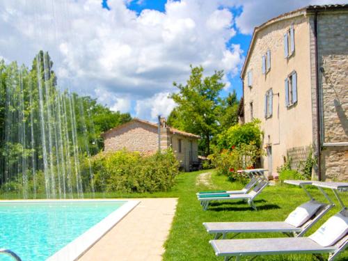 Holiday Acqualagna Swimming 