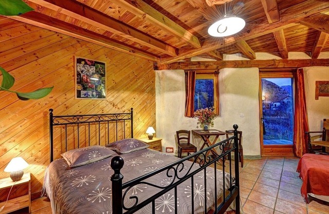Ecological house 5 minutes from Briancon, 15 people, 2 ears, comfort, SPA