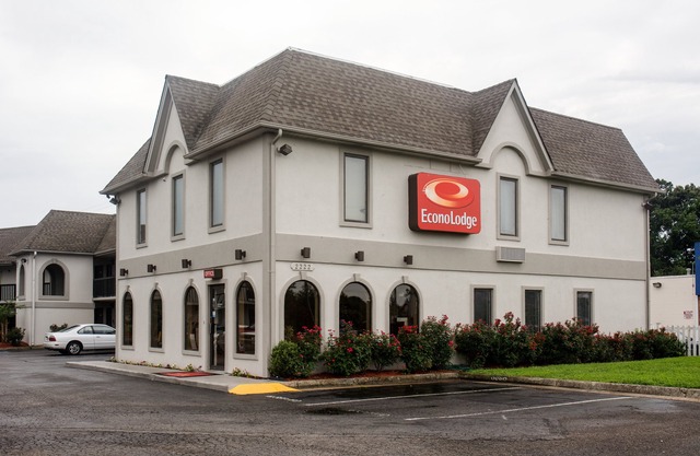 Econo Lodge Chesapeake Route 13 and I-464