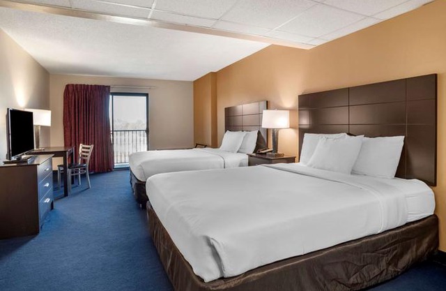Econo Lodge Inn & Suites - Rehoboth Beach