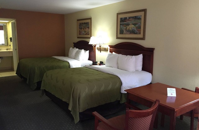 Econo Lodge Inn & Suites Eagle Pass