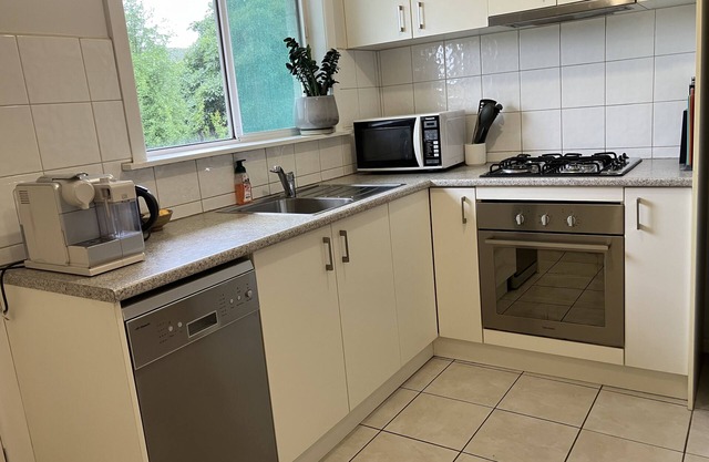 Edgars Creek Retreat - Cozy Unit in Leafy Coburg. Perfect for couple or family