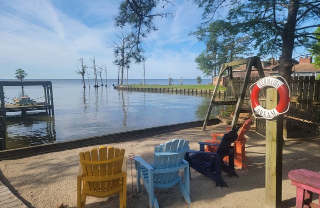Edgewater "The Landing" Coastal 3 bedroom Duplex. Private beach, Relax and enjoy