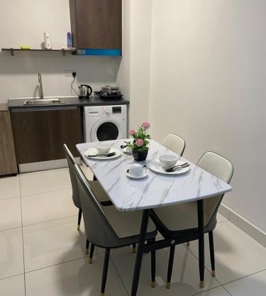Edumetro apartment,subang jaya by Fieza
